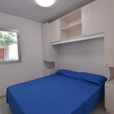 Camping Johnny Marina Palmense Esterno foto