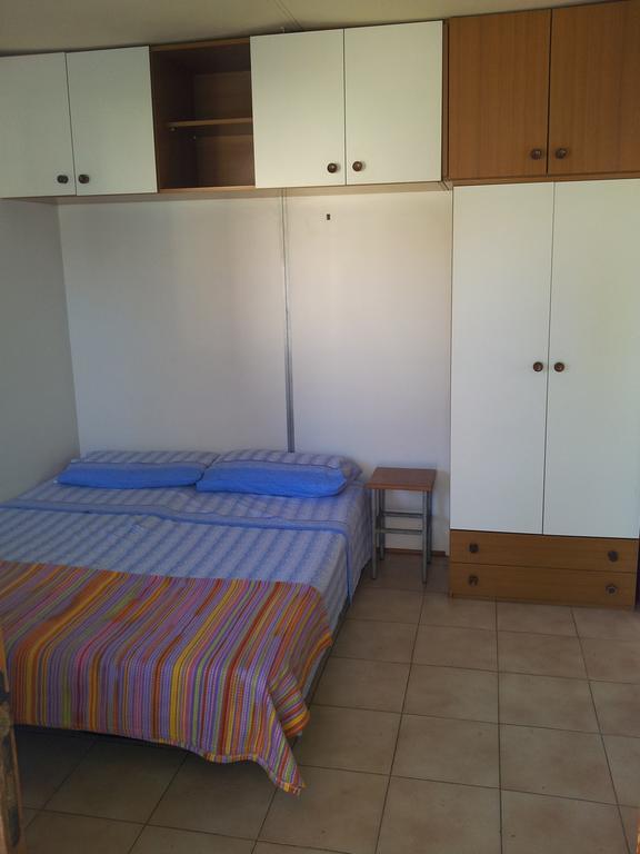 Camping Johnny Marina Palmense Esterno foto
