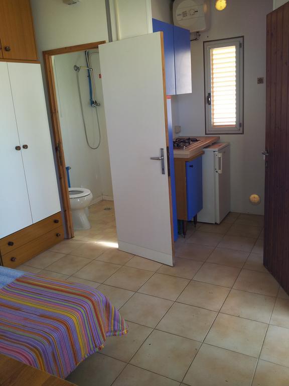 Camping Johnny Marina Palmense Esterno foto